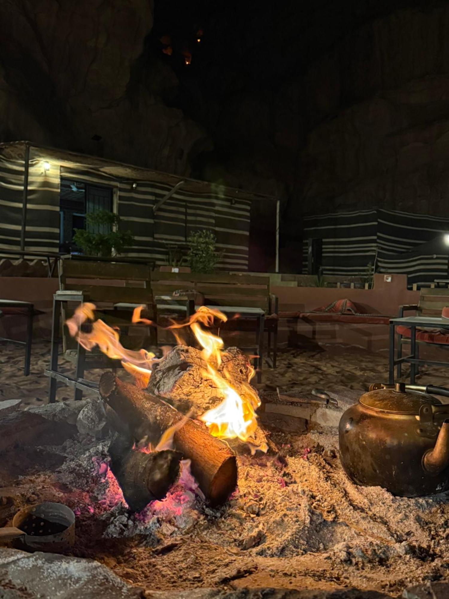 Faisal Wadi Rum Camp エクステリア 写真